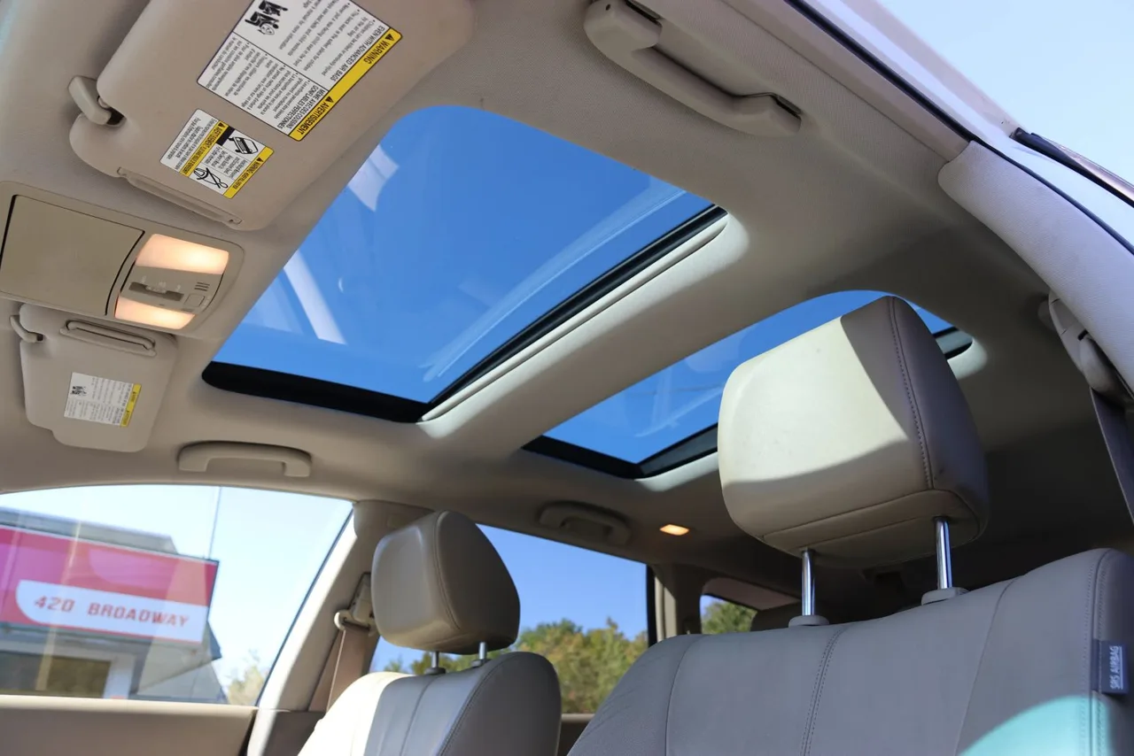 2014 Nissan Murano SL Sport Utility 4D in White — photo 20 of 42