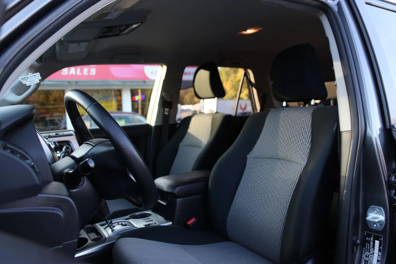 2014 Toyota 4RUNNER SR5 Sport Utility 4D in Gray — photo 14 of 40