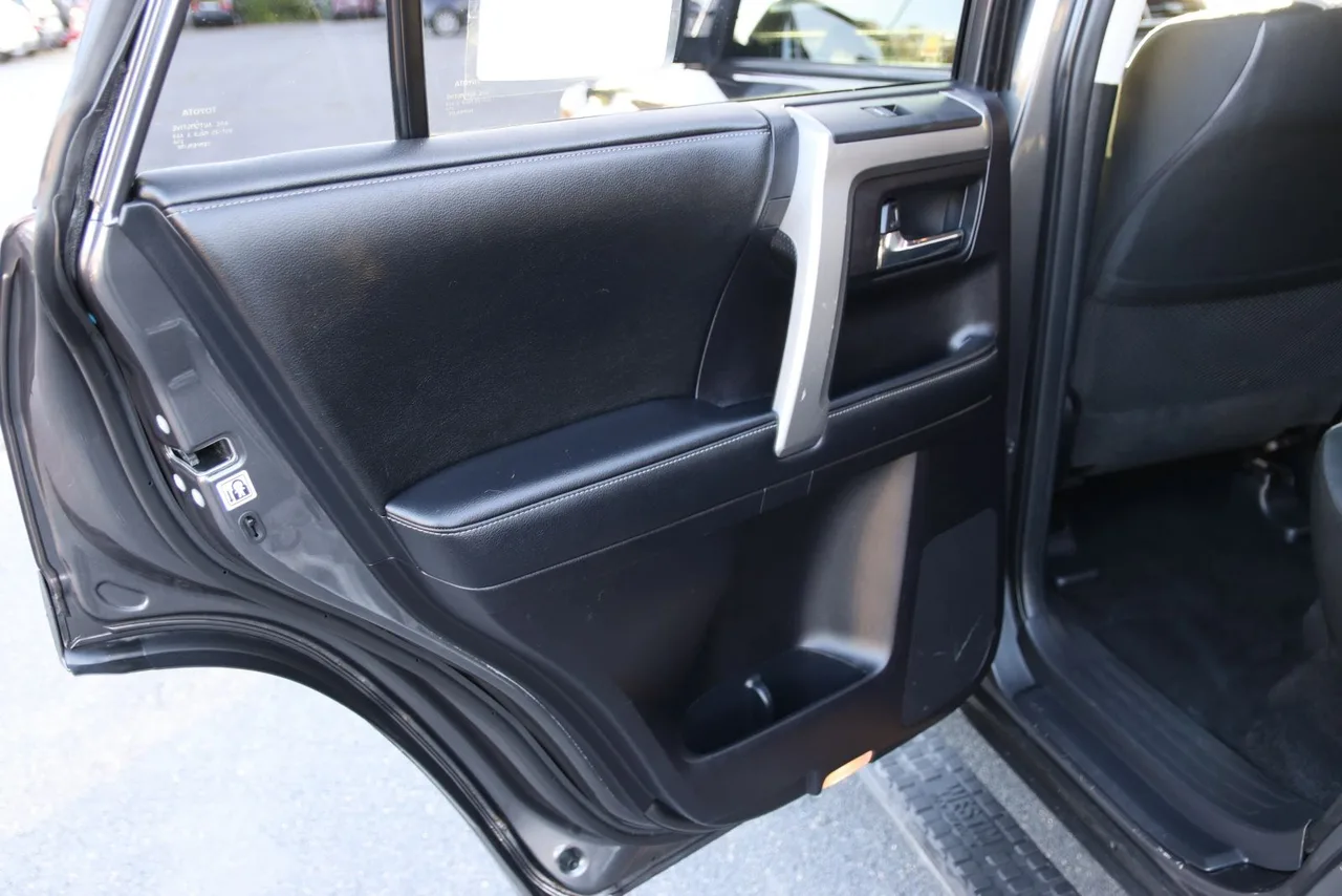 2014 Toyota 4RUNNER SR5 Sport Utility 4D in Gray — photo 15 of 40