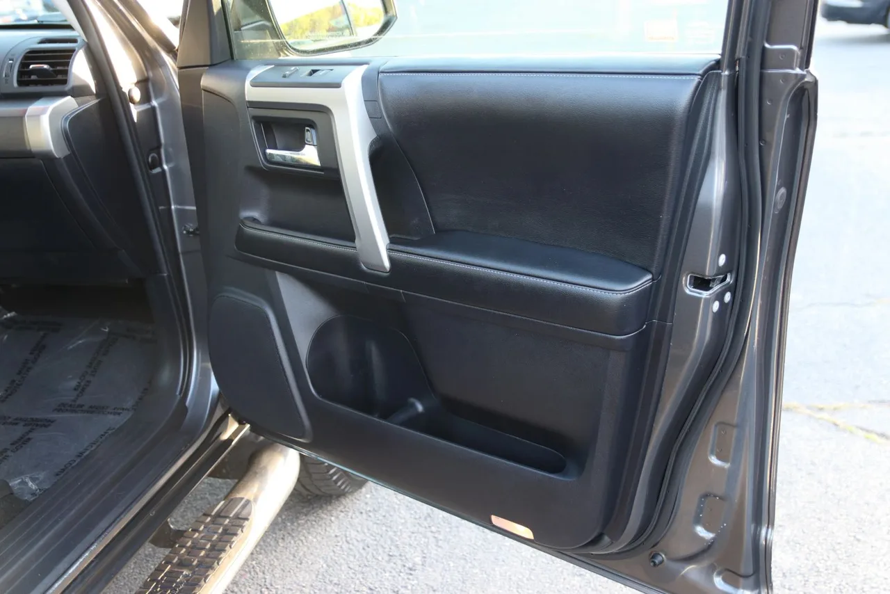 2014 Toyota 4RUNNER SR5 Sport Utility 4D in Gray — photo 21 of 40