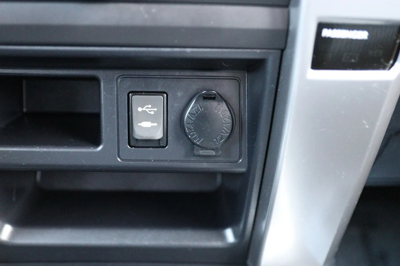 2014 Toyota 4RUNNER SR5 Sport Utility 4D in Gray — photo 26 of 40