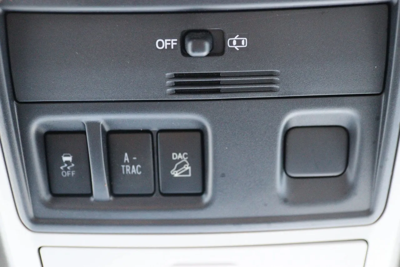 2014 Toyota 4RUNNER SR5 Sport Utility 4D in Gray — photo 33 of 40