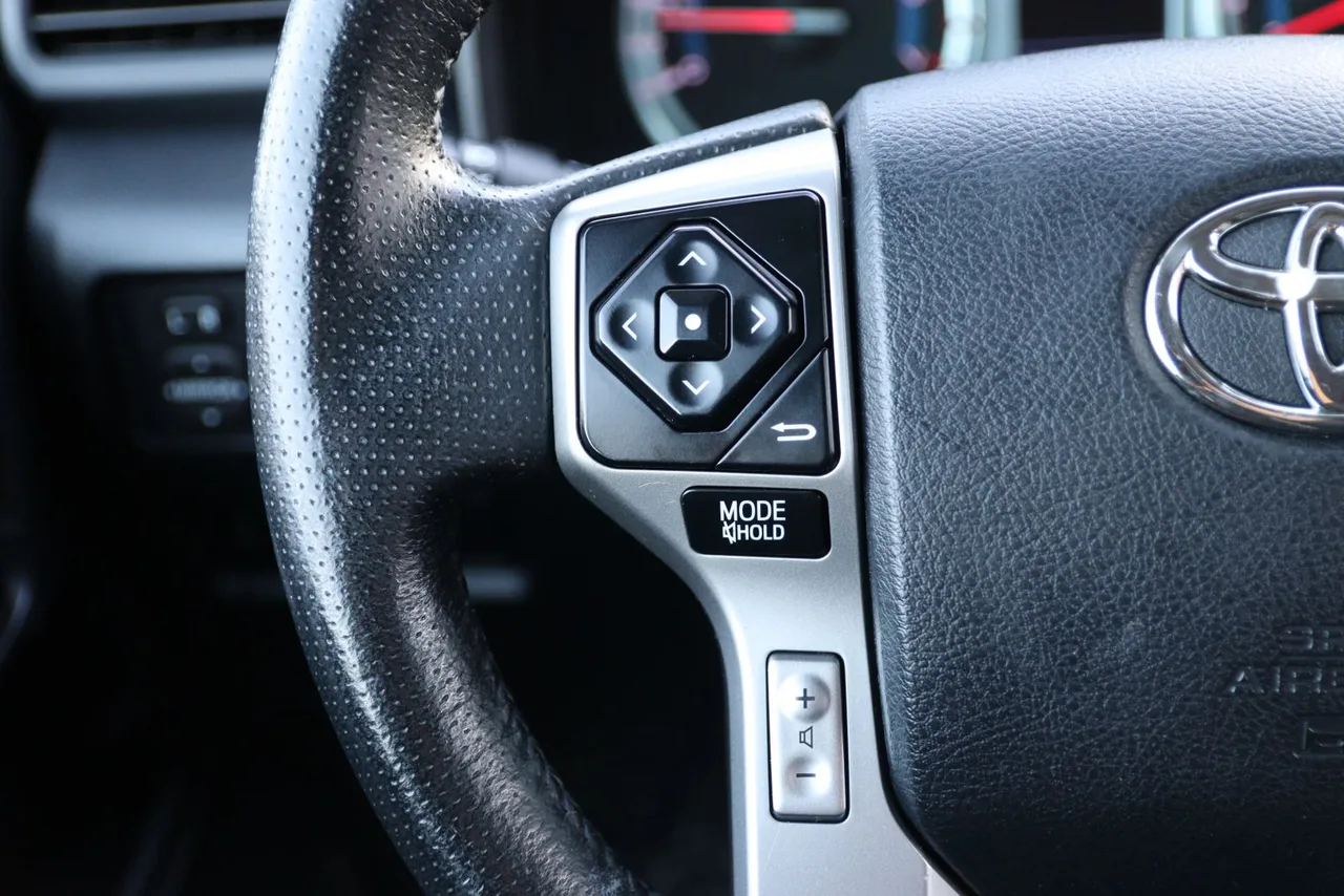 2014 Toyota 4RUNNER SR5 Sport Utility 4D in Gray — photo 37 of 40