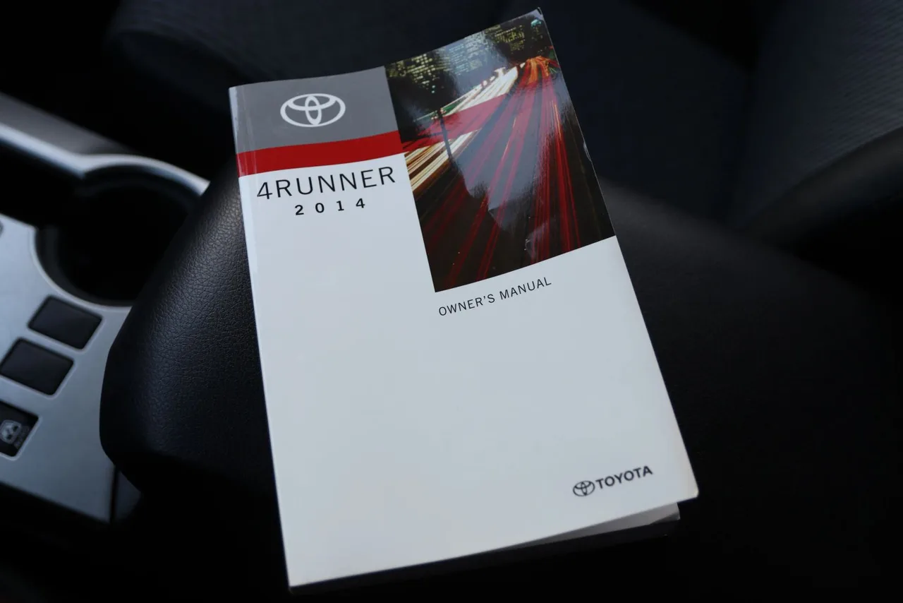 2014 Toyota 4RUNNER SR5 Sport Utility 4D in Gray — photo 40 of 40