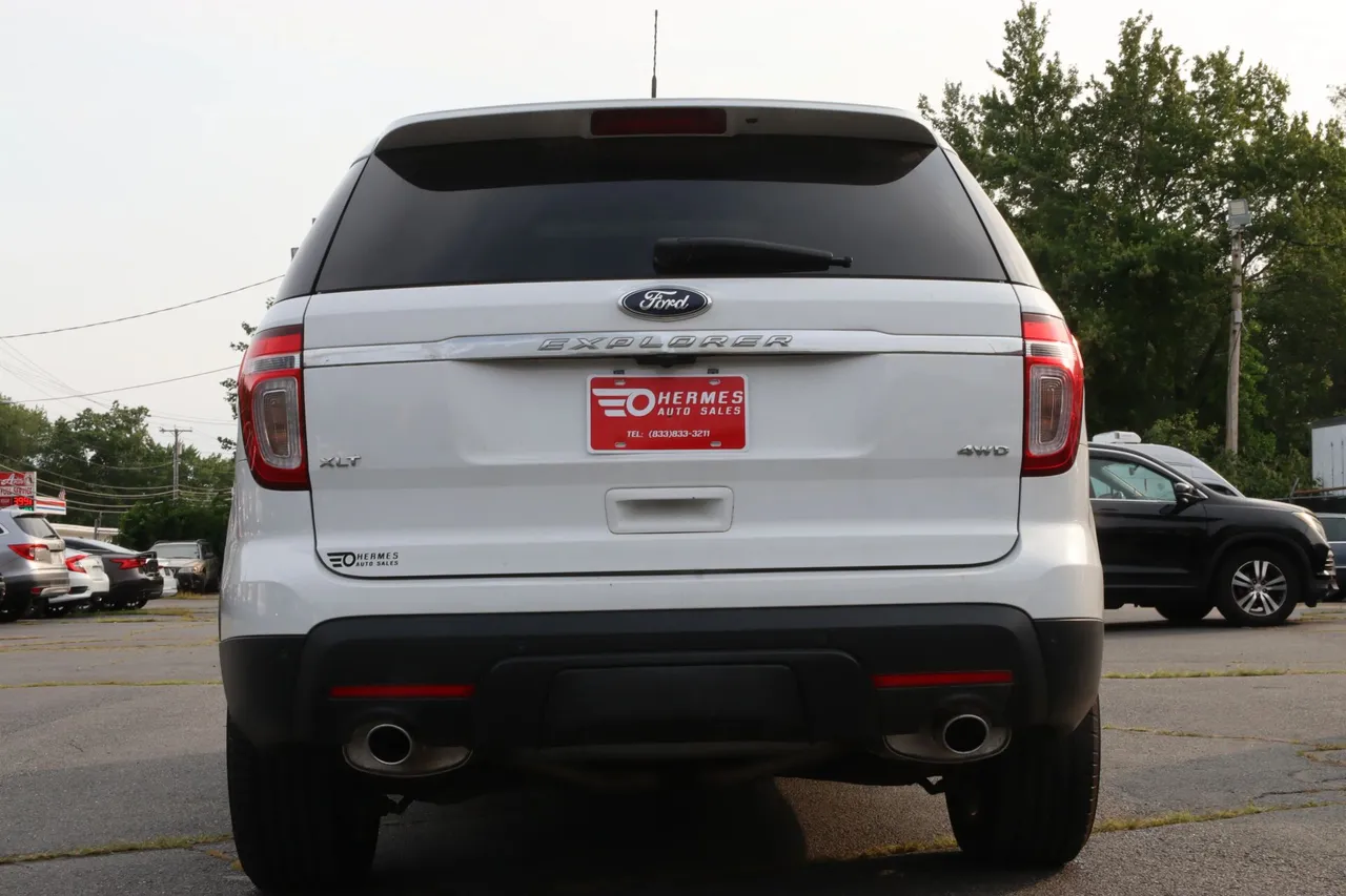2015 Ford Explorer — photo 4 of 34