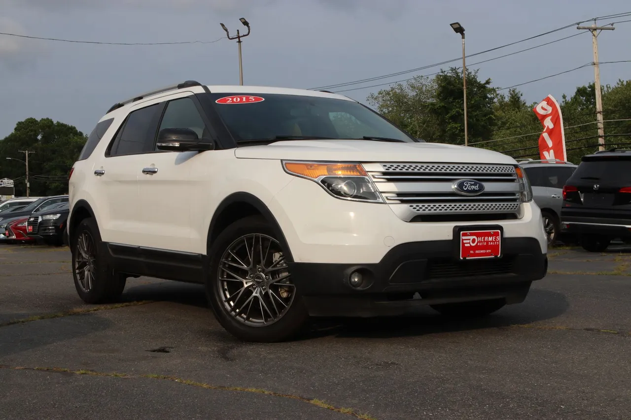 2015 Ford Explorer — photo 8 of 34