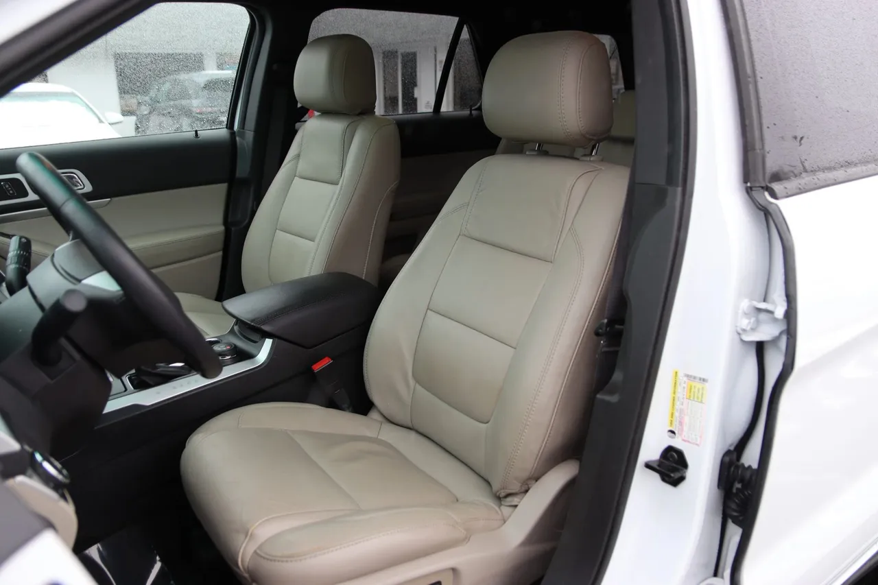 2015 Ford Explorer — photo 11 of 34
