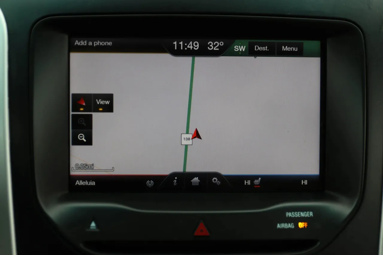 2015 Ford Explorer — photo 24 of 34