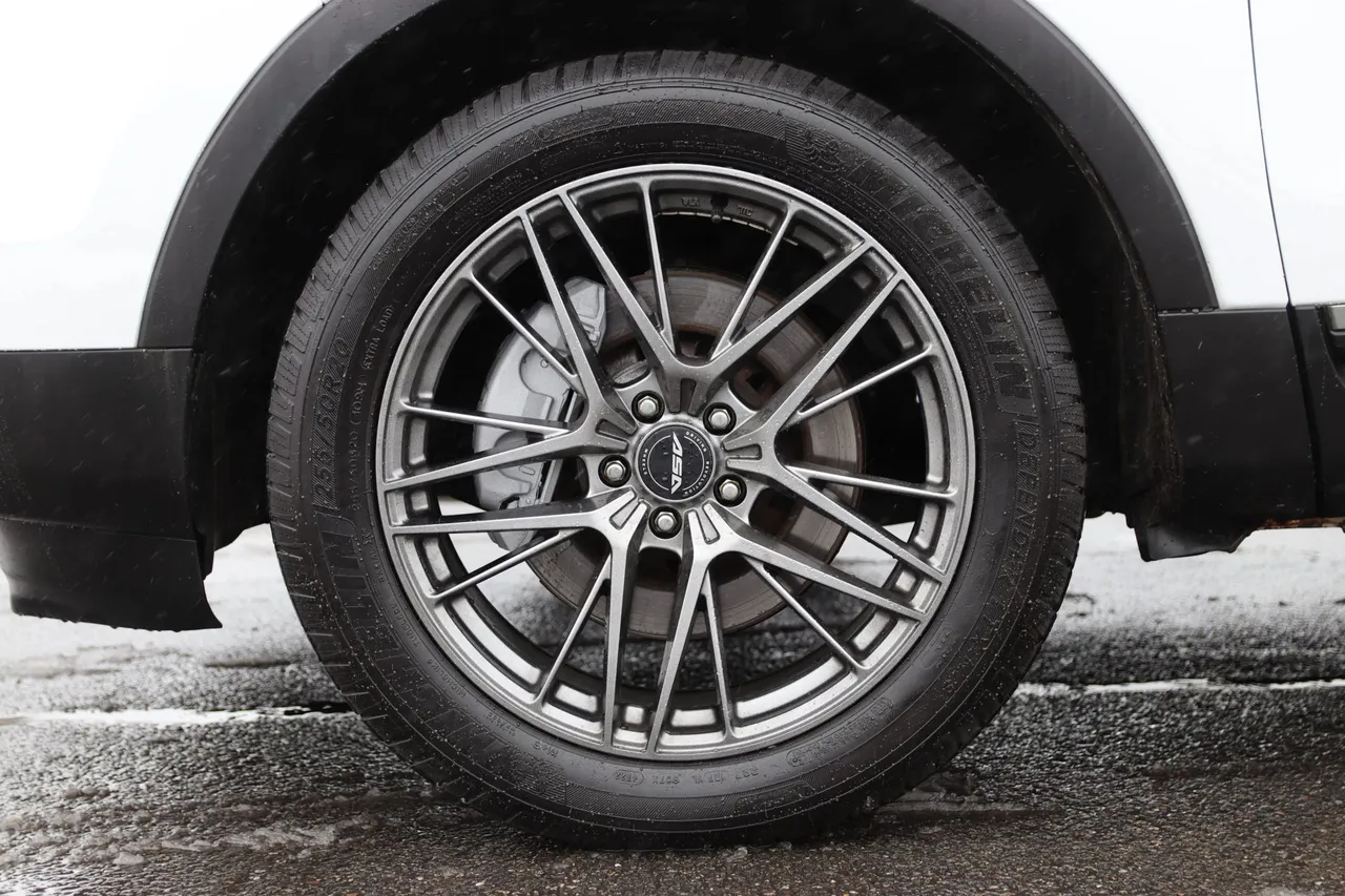 2015 Ford Explorer — photo 31 of 34