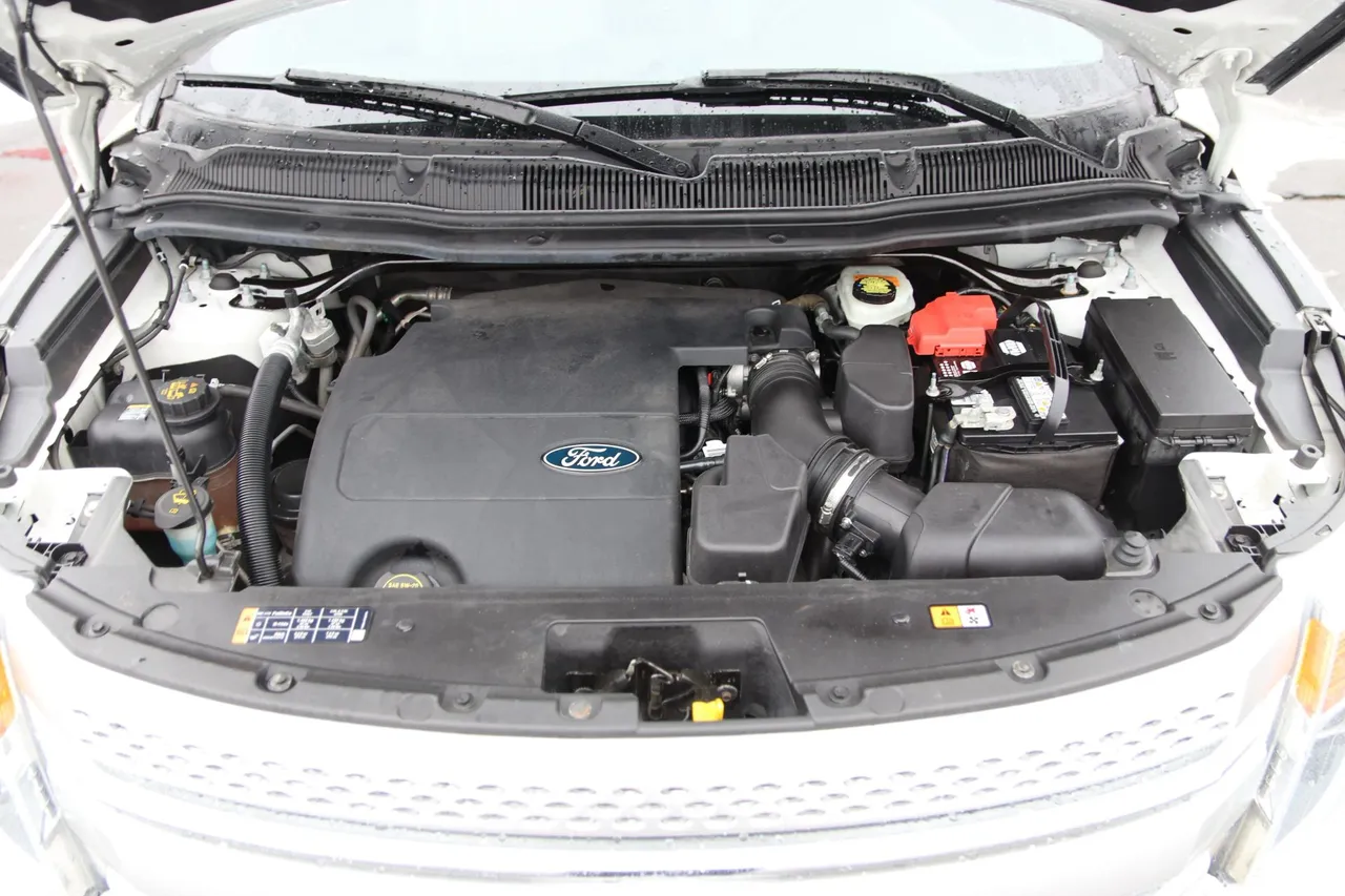 2015 Ford Explorer — photo 32 of 34