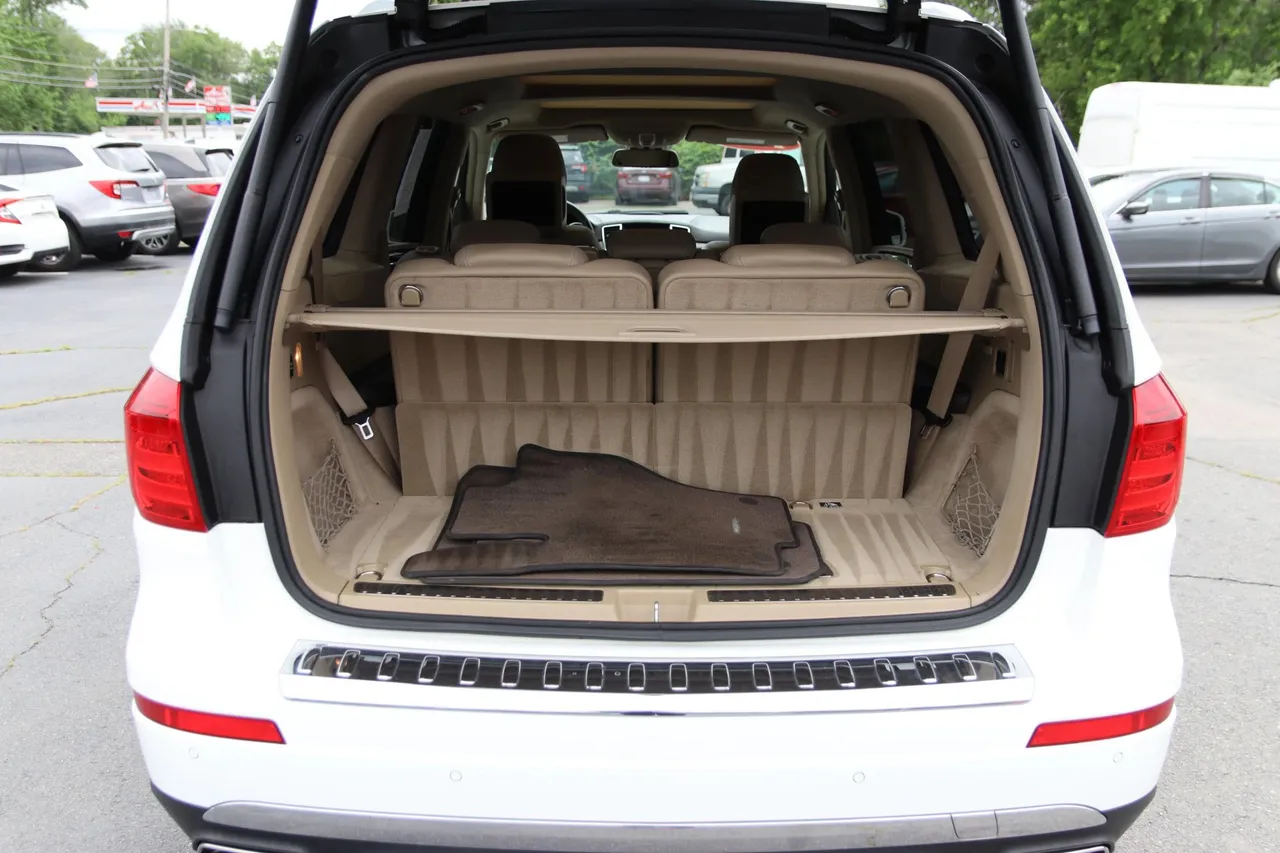 2015 Mercedes-Benz GL-Class — photo 19 of 35