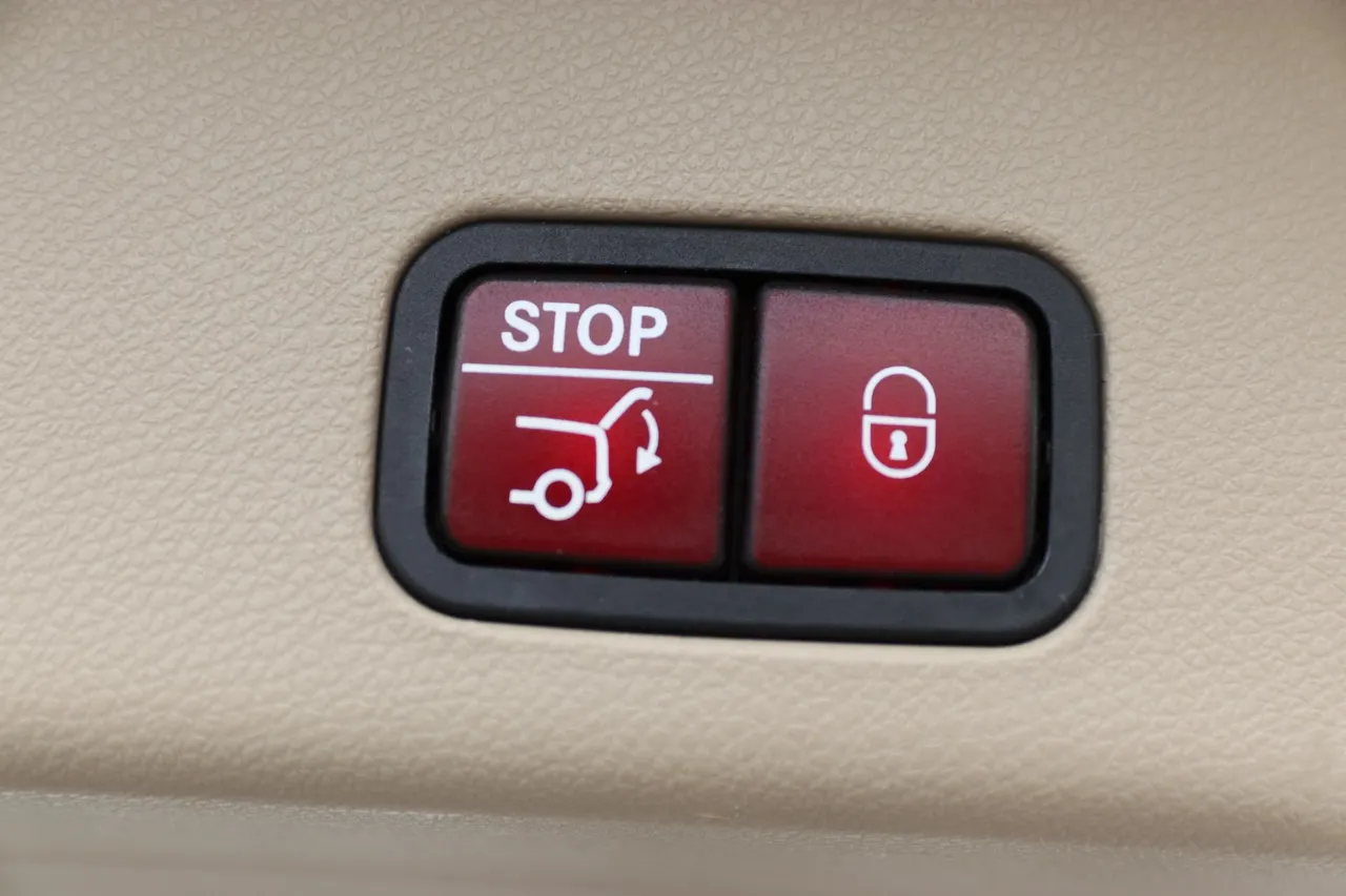 2015 Mercedes-Benz GL-Class — photo 21 of 35