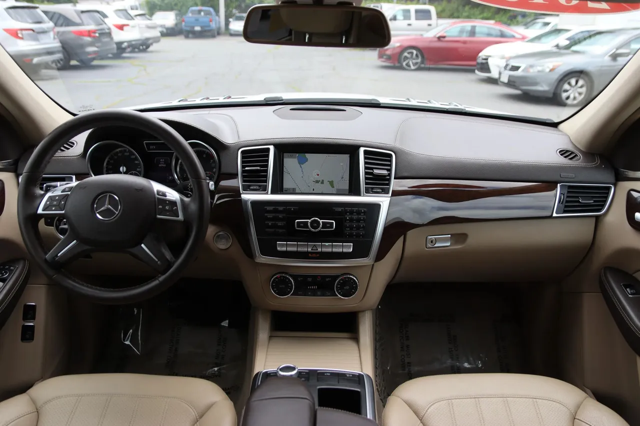 2015 Mercedes-Benz GL-Class — photo 23 of 35