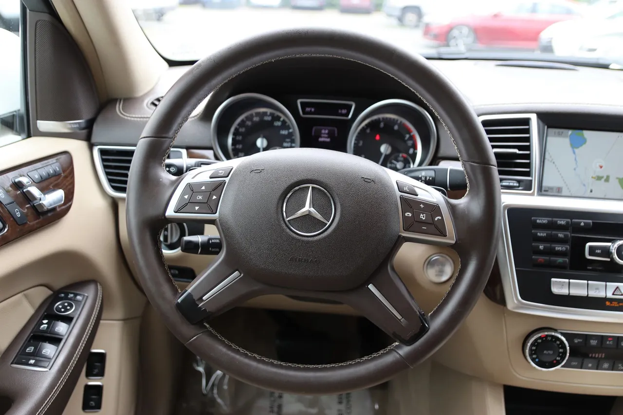 2015 Mercedes-Benz GL-Class — photo 24 of 35
