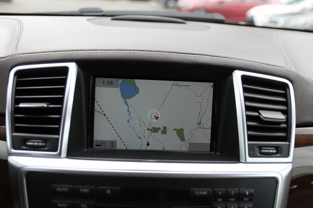 2015 Mercedes-Benz GL-Class — photo 28 of 35