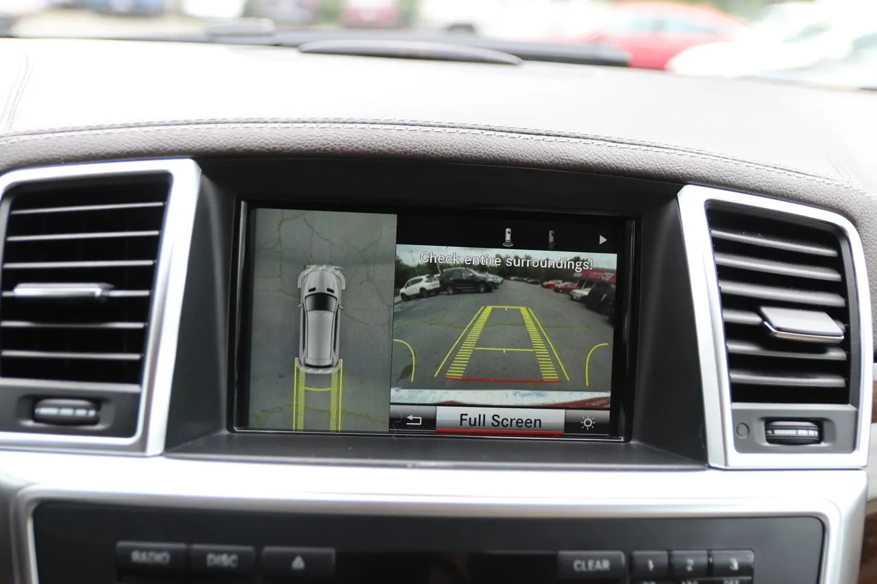 2015 Mercedes-Benz GL-Class — photo 29 of 35