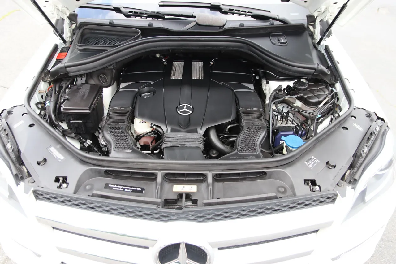 2015 Mercedes-Benz GL-Class — photo 33 of 35