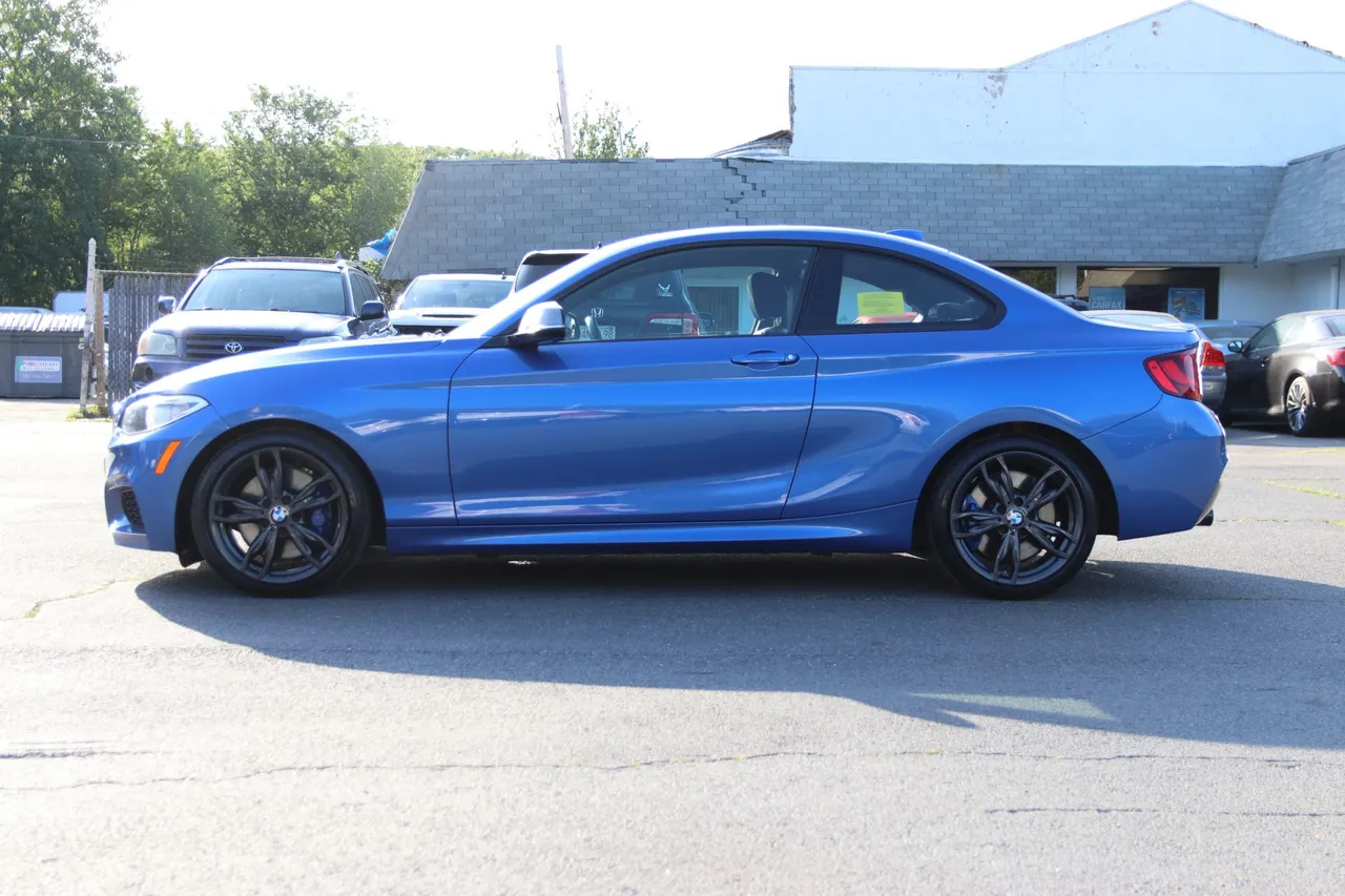 2016 BMW 2 Series — photo 2 of 31