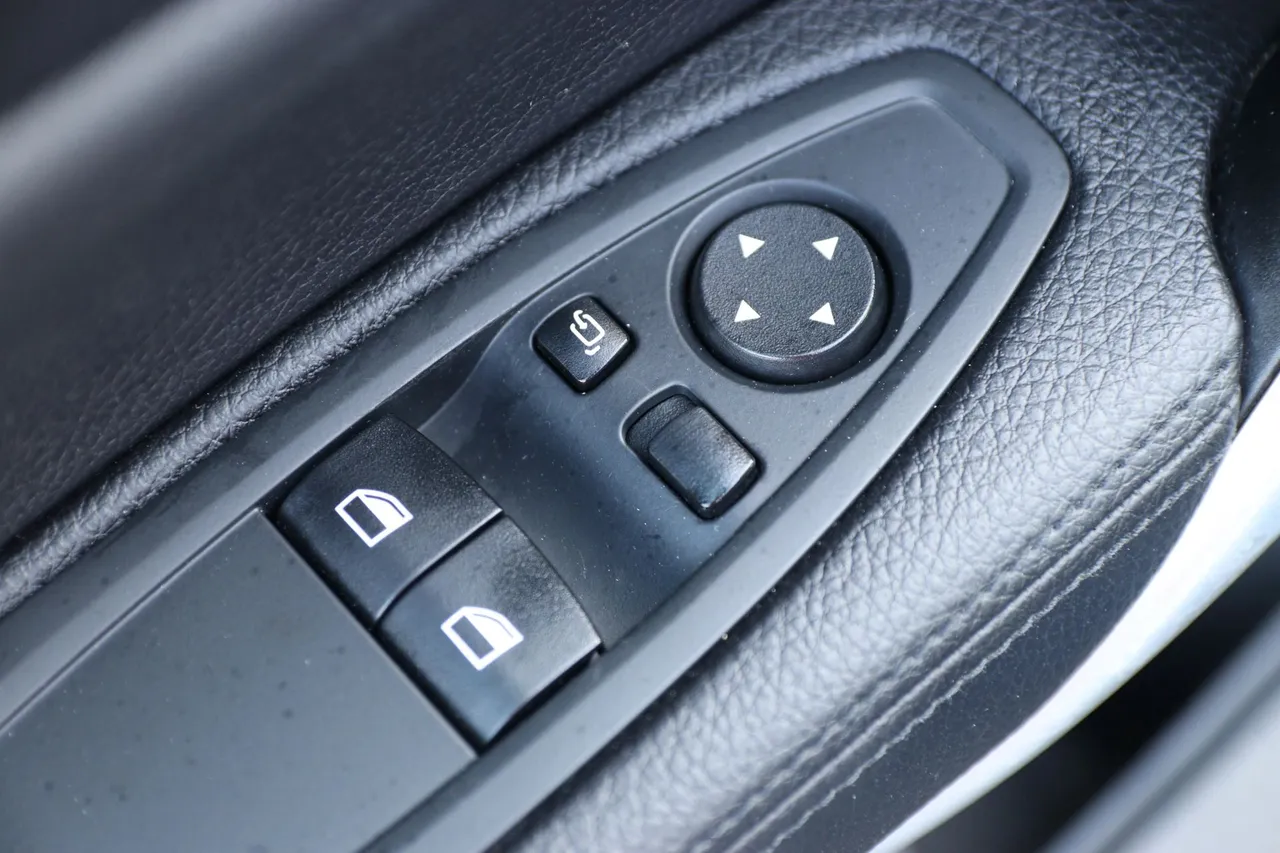 2016 BMW 2 Series — photo 10 of 31