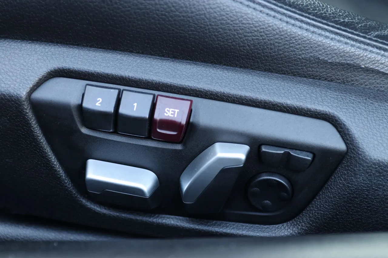2016 BMW 2 Series — photo 13 of 31