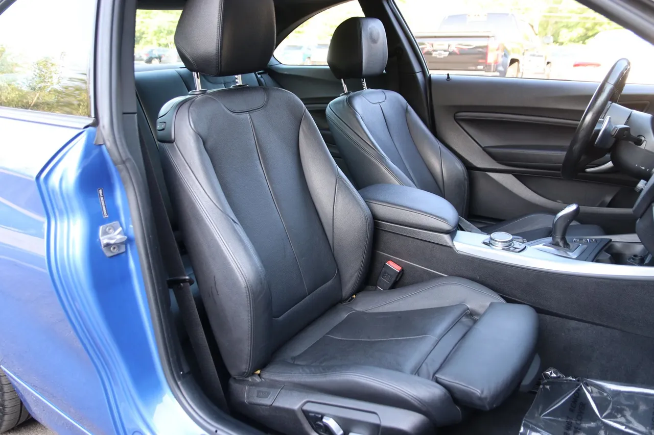 2016 BMW 2 Series — photo 15 of 31