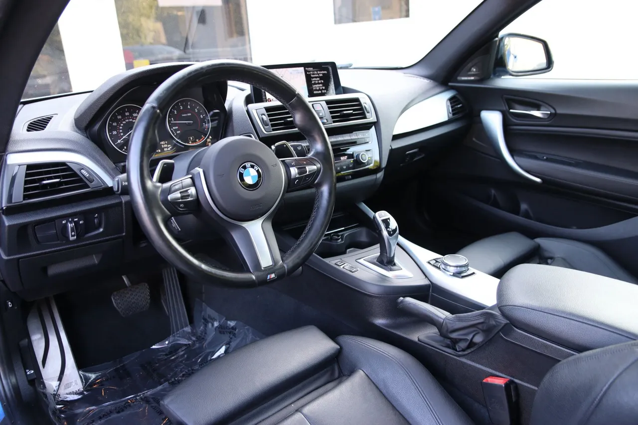 2016 BMW 2 Series — photo 17 of 31