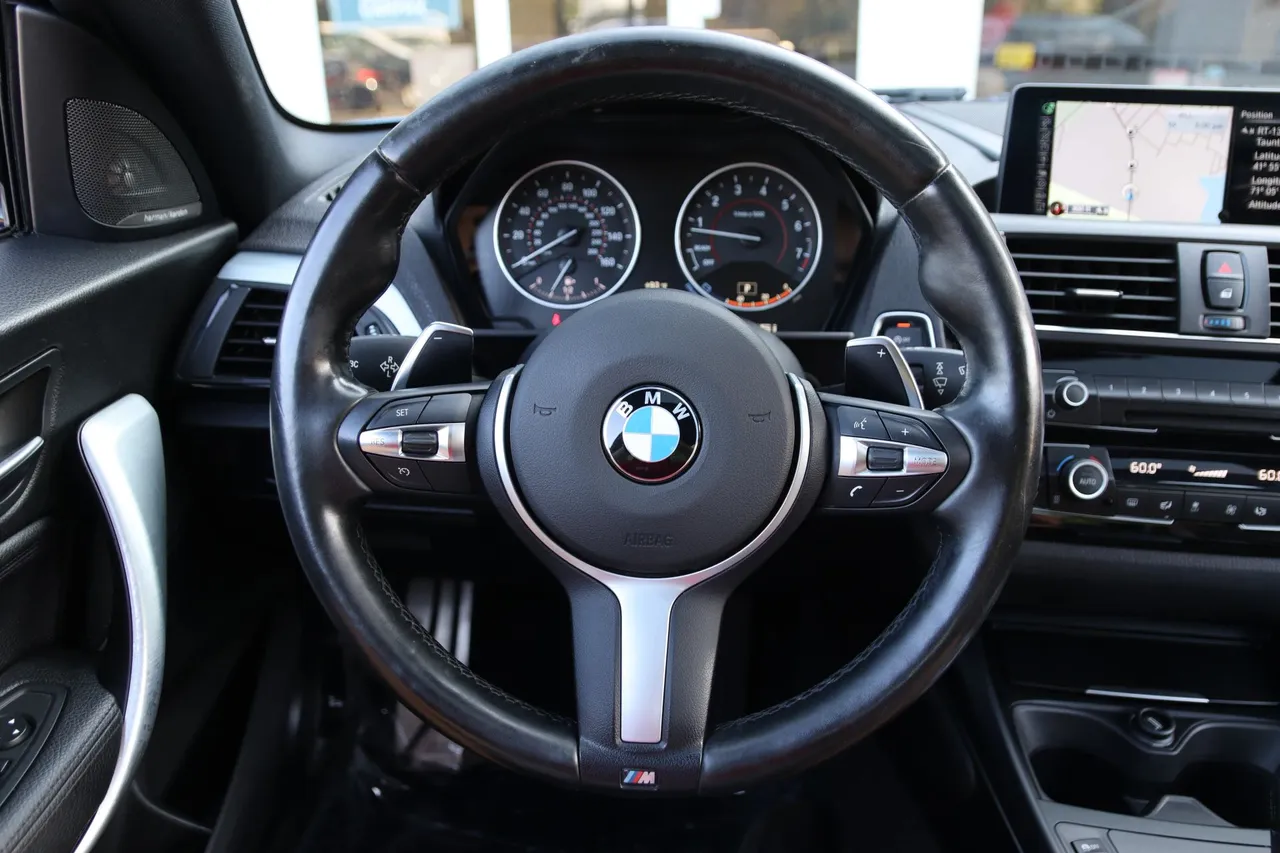 2016 BMW 2 Series — photo 18 of 31