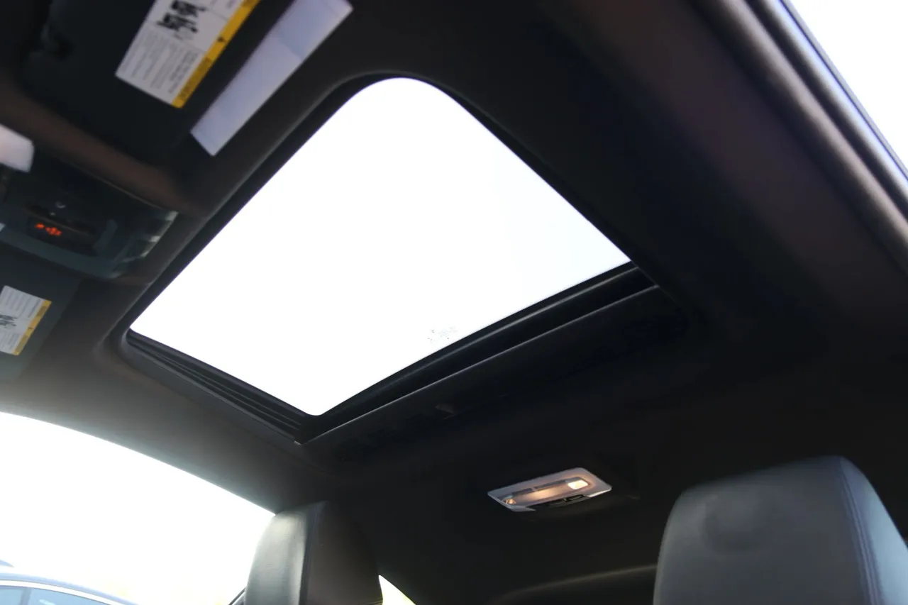 2016 BMW 2 Series — photo 19 of 31