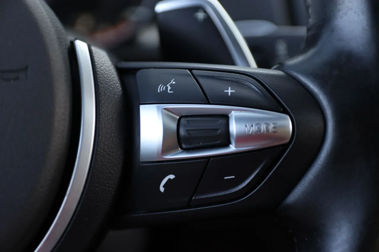 2016 BMW 2 Series — photo 23 of 31