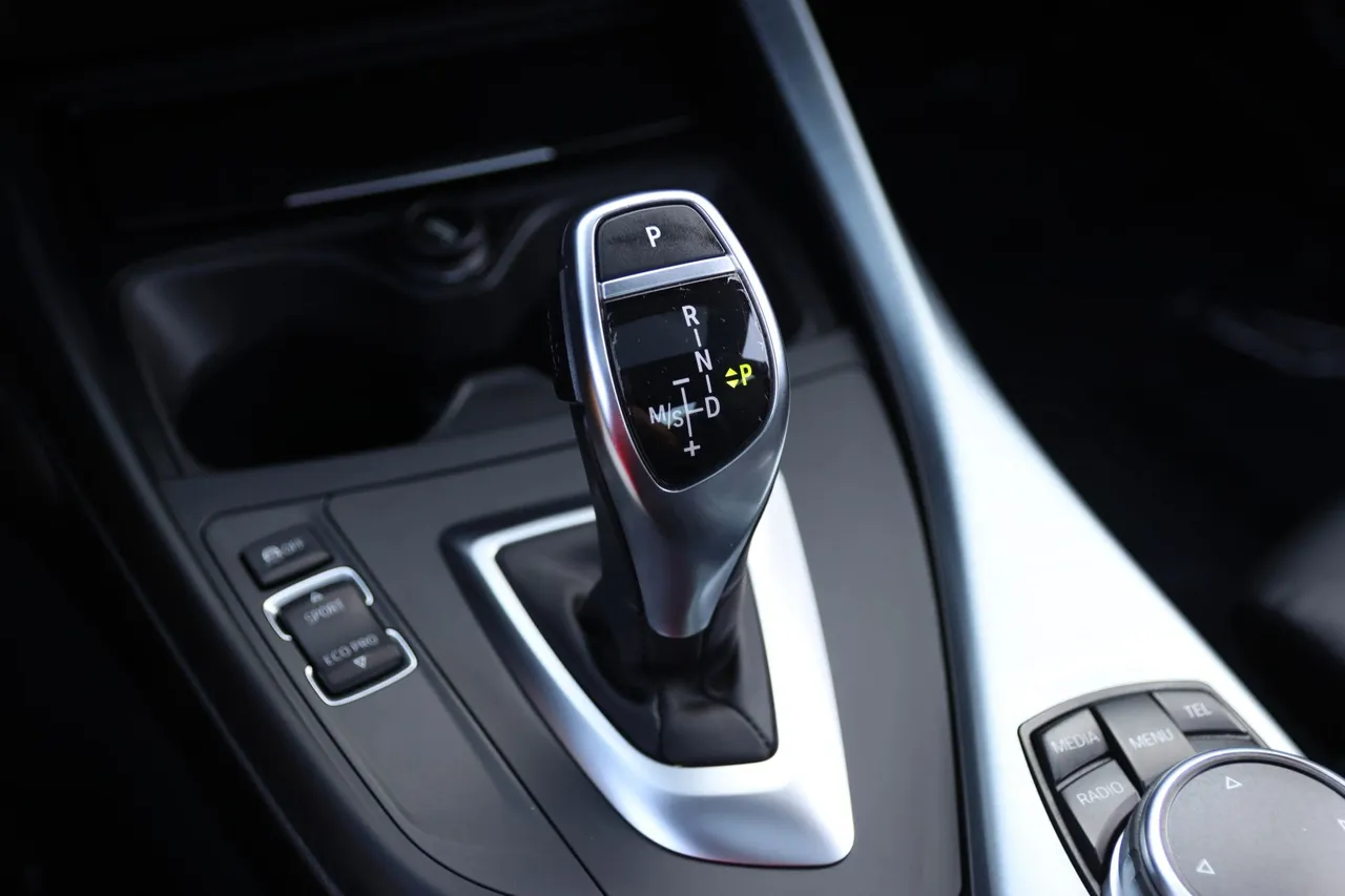 2016 BMW 2 Series — photo 25 of 31