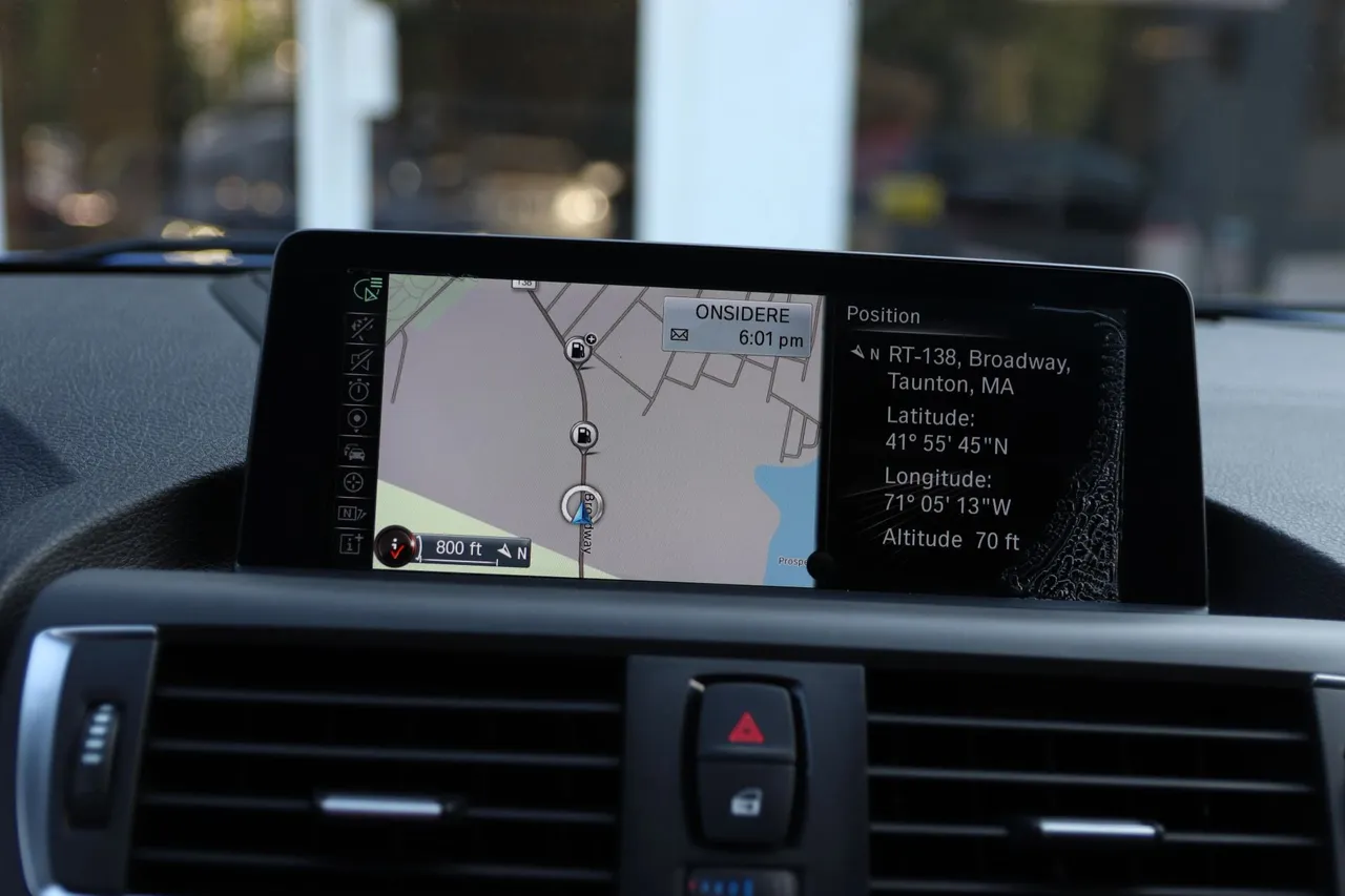 2016 BMW 2 Series — photo 27 of 31