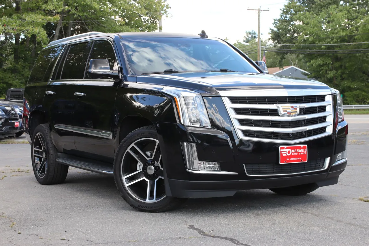 2016 Cadillac Escalade Luxury Sport Utility 4D in Black — photo 3 of 37