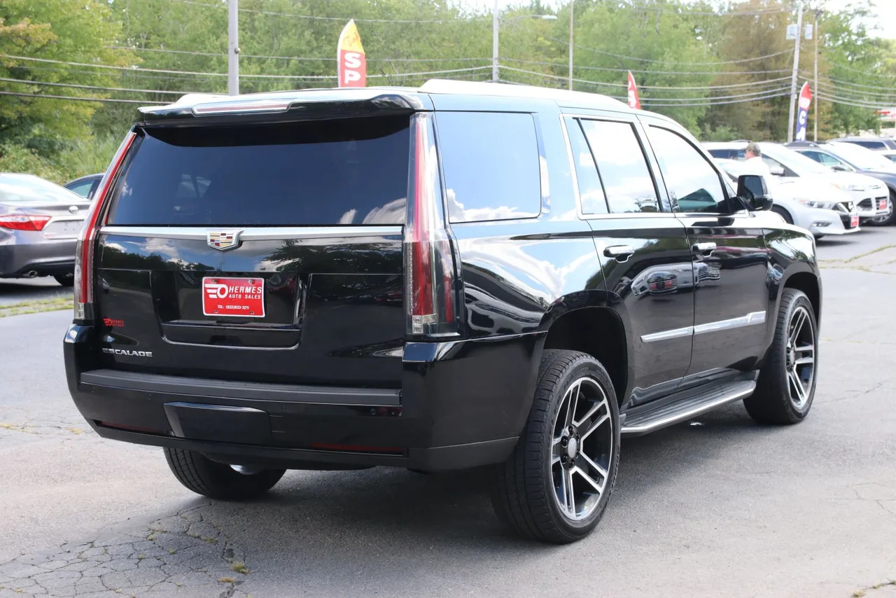 2016 Cadillac Escalade Luxury Sport Utility 4D in Black — photo 8 of 37