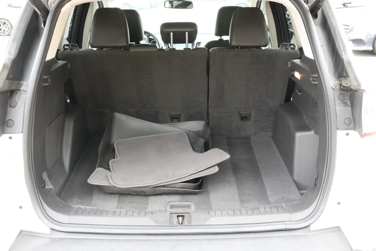 2016 Ford Escape — photo 10 of 33
