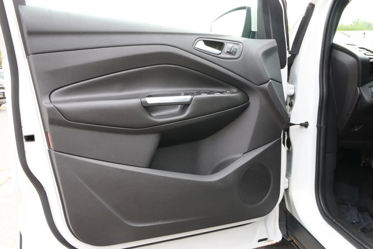 2016 Ford Escape — photo 13 of 33