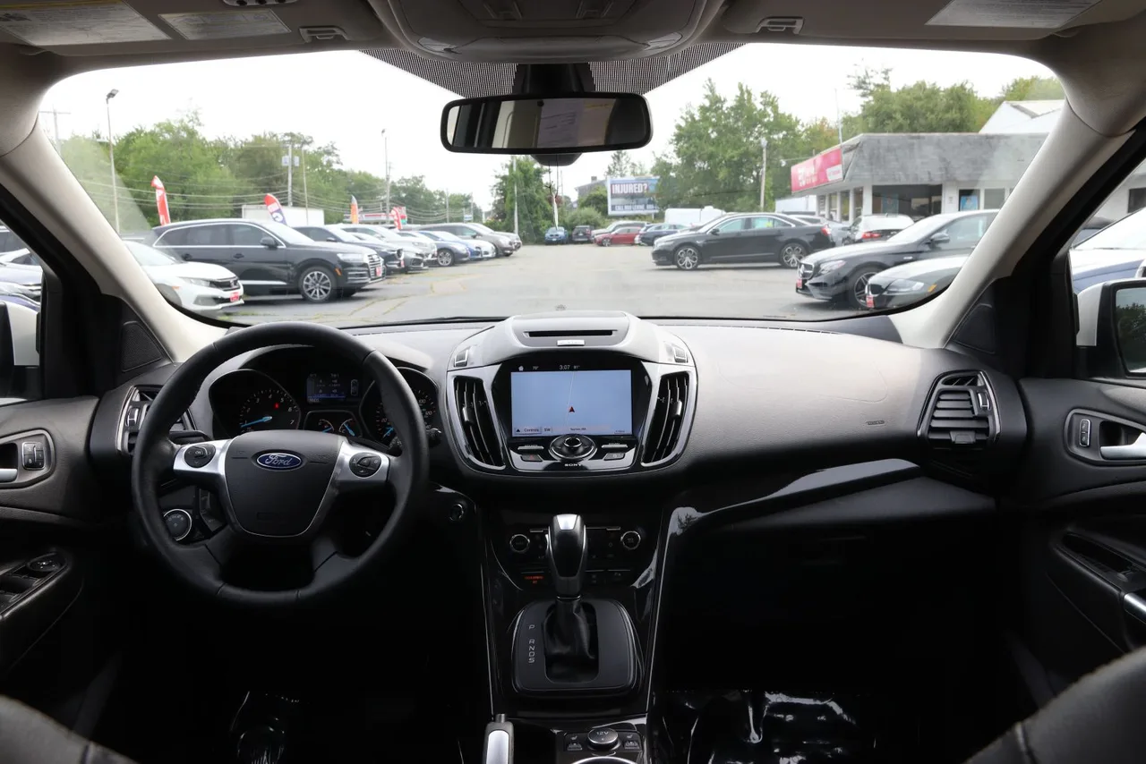 2016 Ford Escape — photo 18 of 33