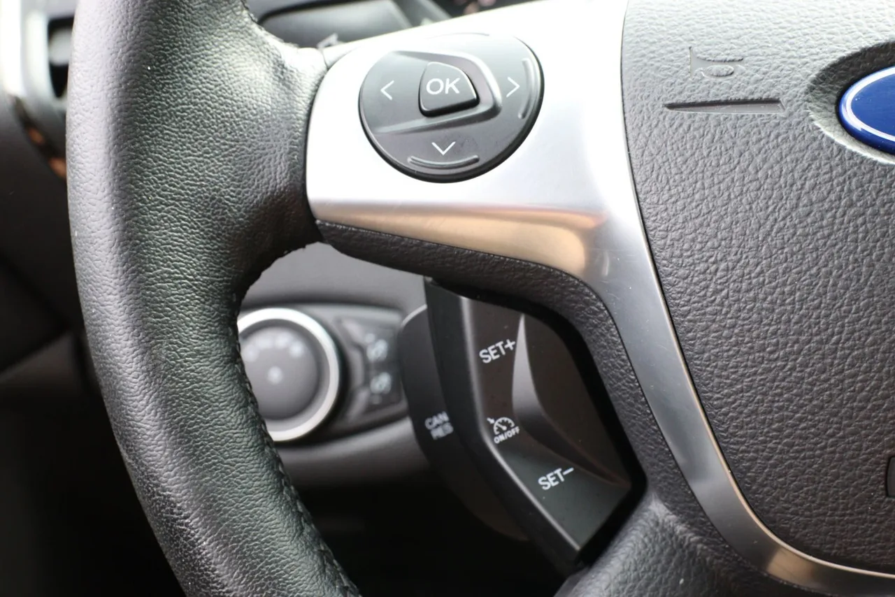 2016 Ford Escape — photo 20 of 33