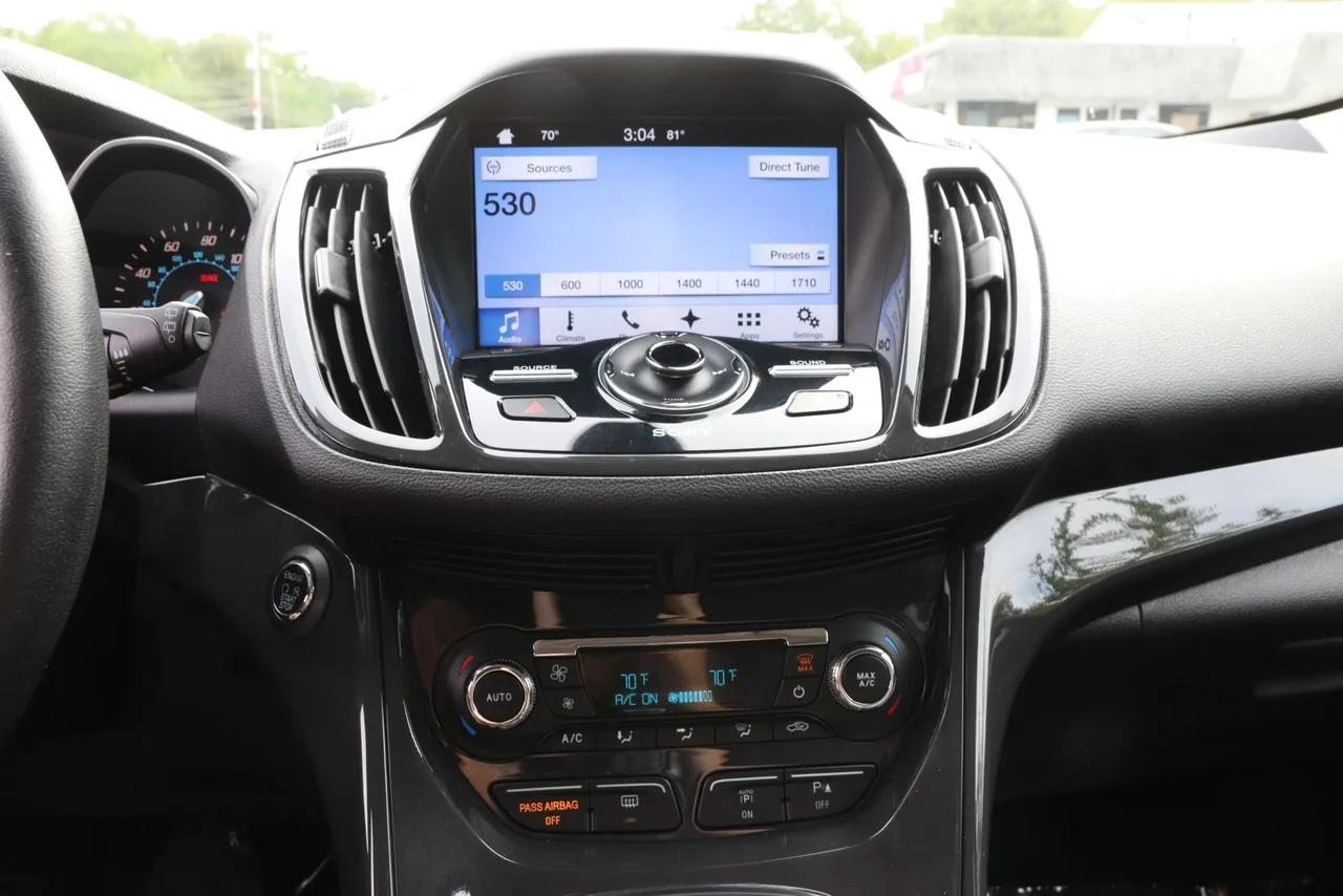 2016 Ford Escape — photo 24 of 33