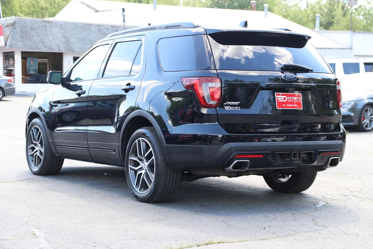 2016 Ford Explorer — photo 3 of 37