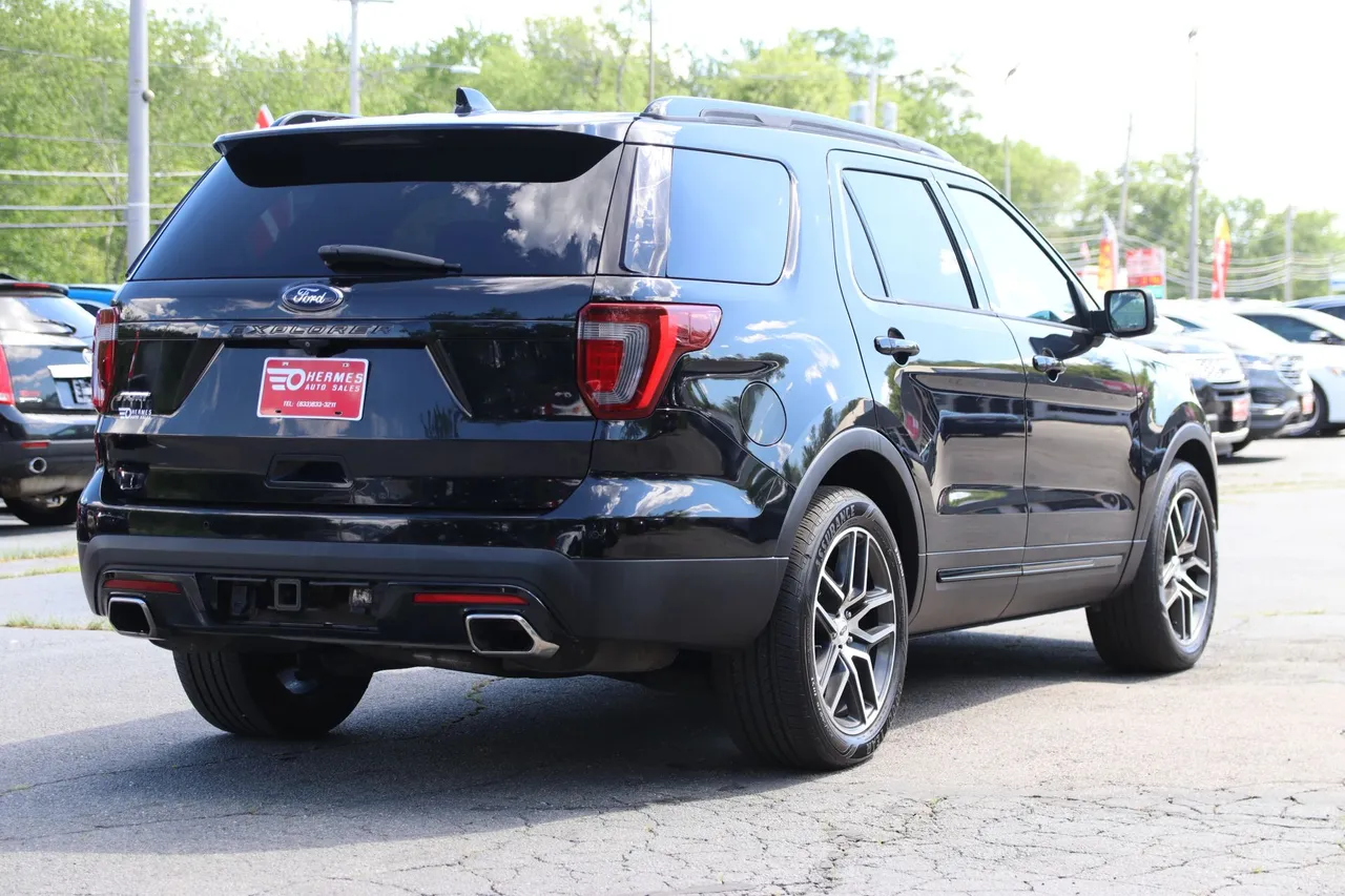 2016 Ford Explorer — photo 5 of 37