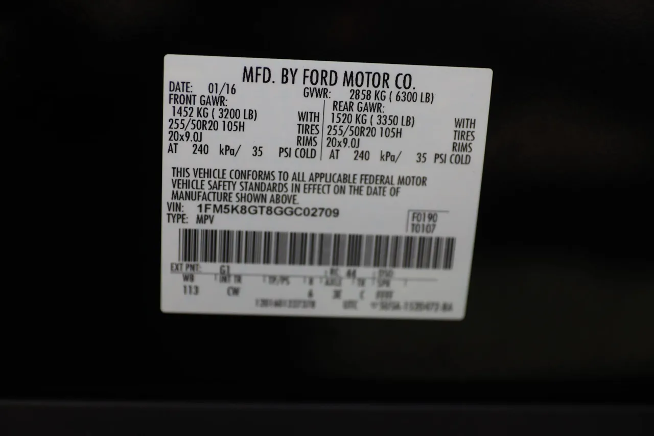 2016 Ford Explorer — photo 29 of 37