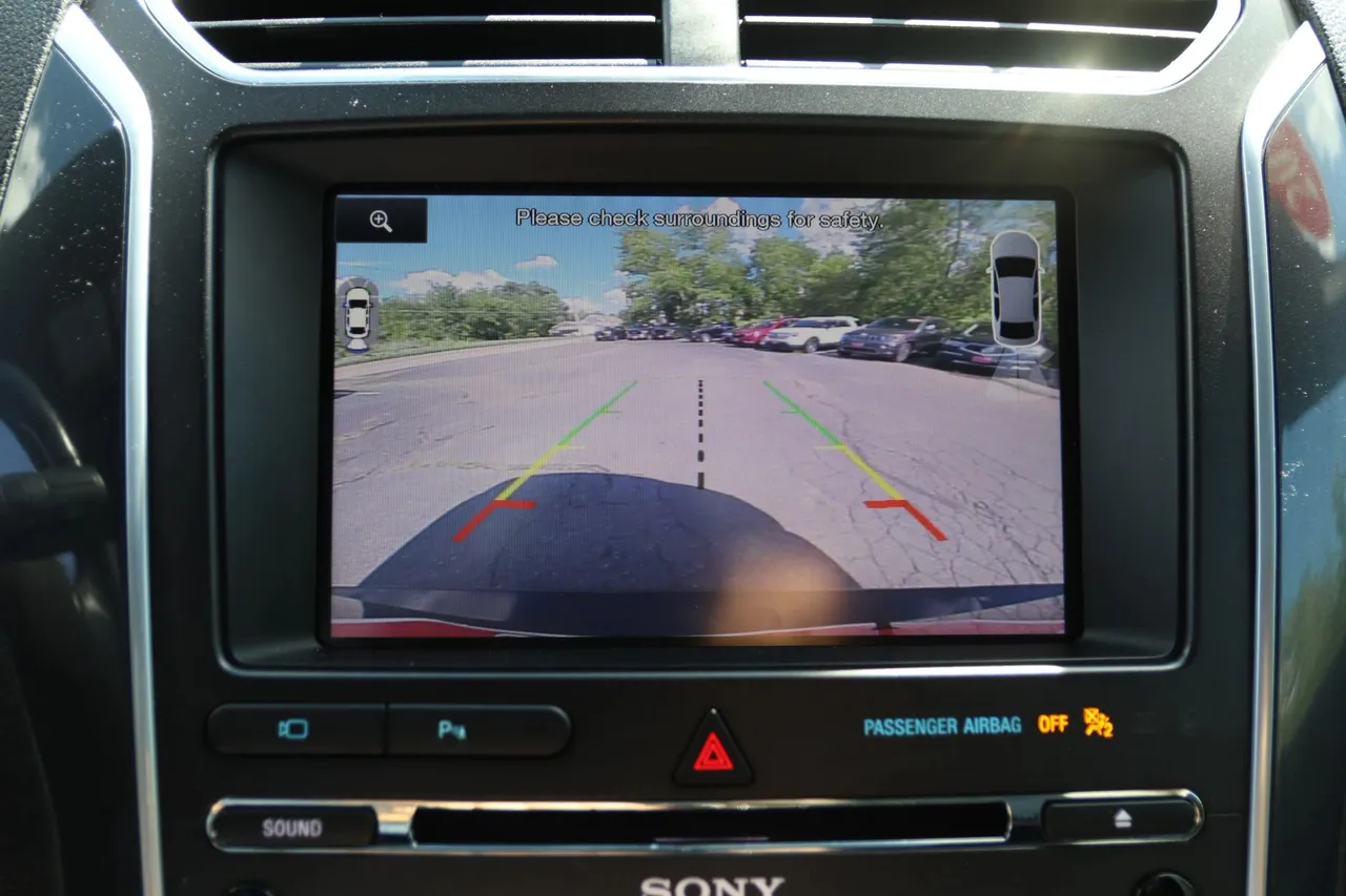 2016 Ford Explorer — photo 35 of 37