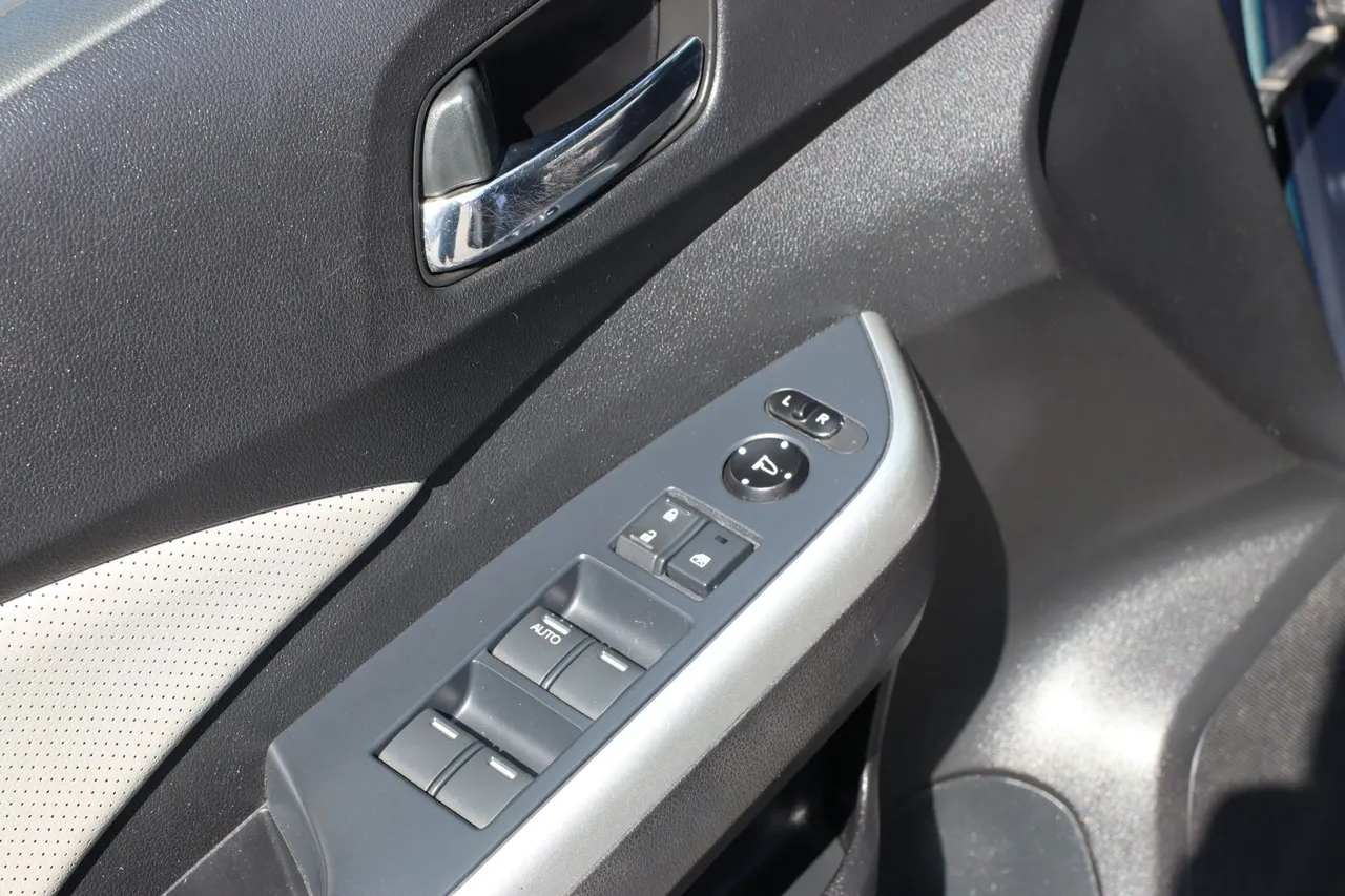 2016 Honda CR-V — photo 13 of 34