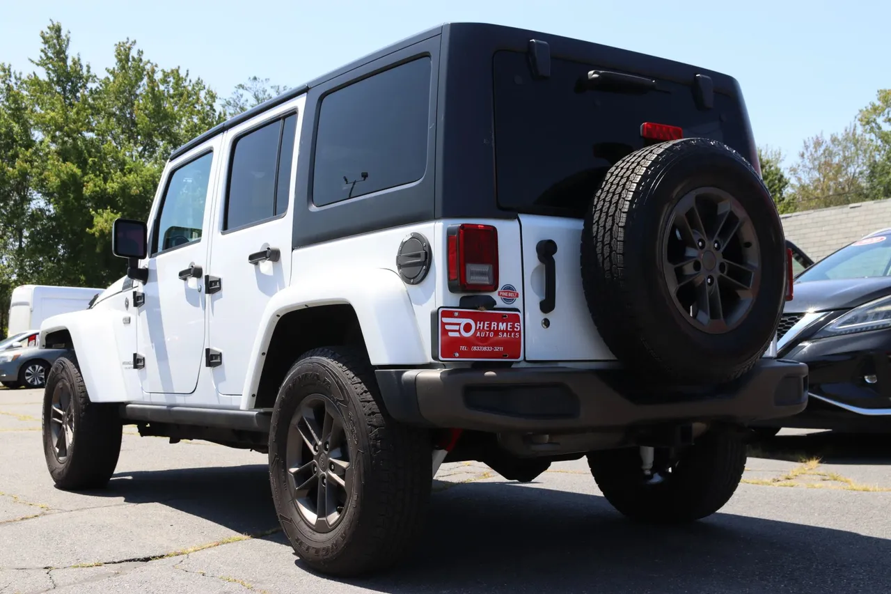 2016 Jeep Wrangler — photo 5 of 26