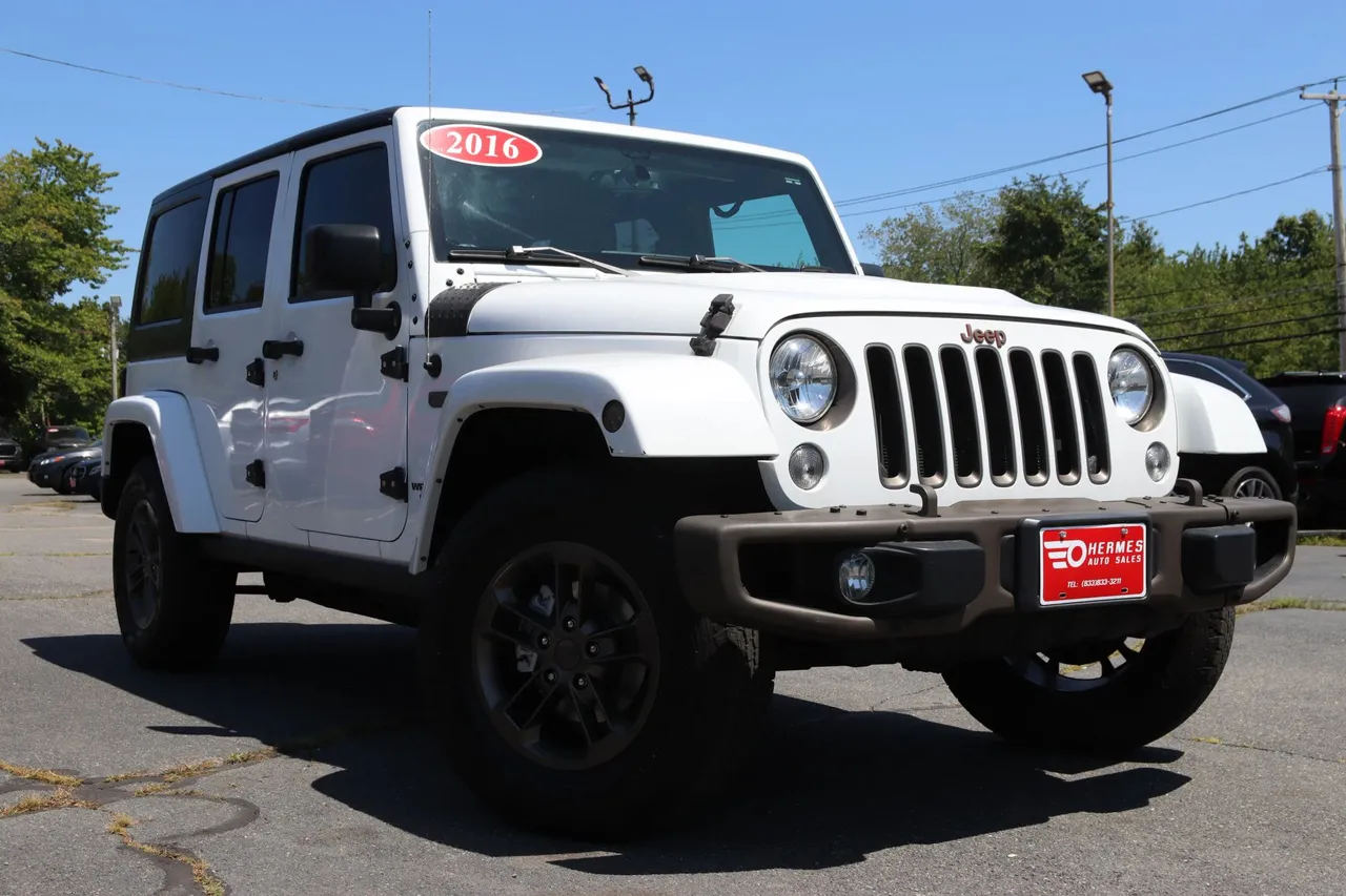 2016 Jeep Wrangler — photo 7 of 26