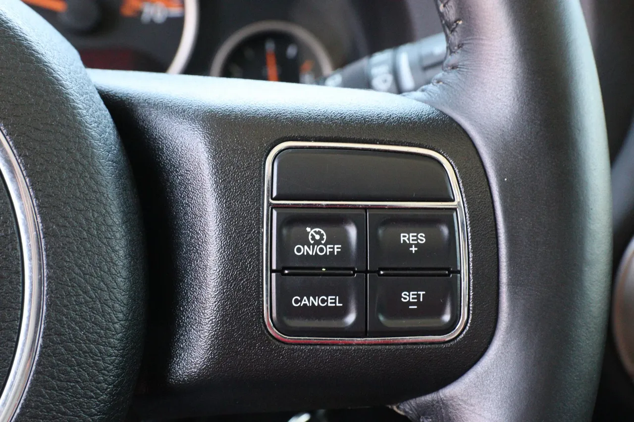 2016 Jeep Wrangler — photo 17 of 26