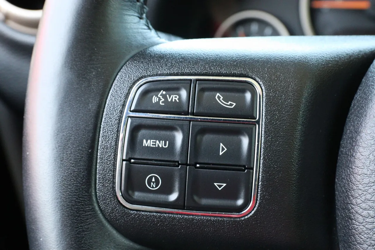 2016 Jeep Wrangler — photo 18 of 26