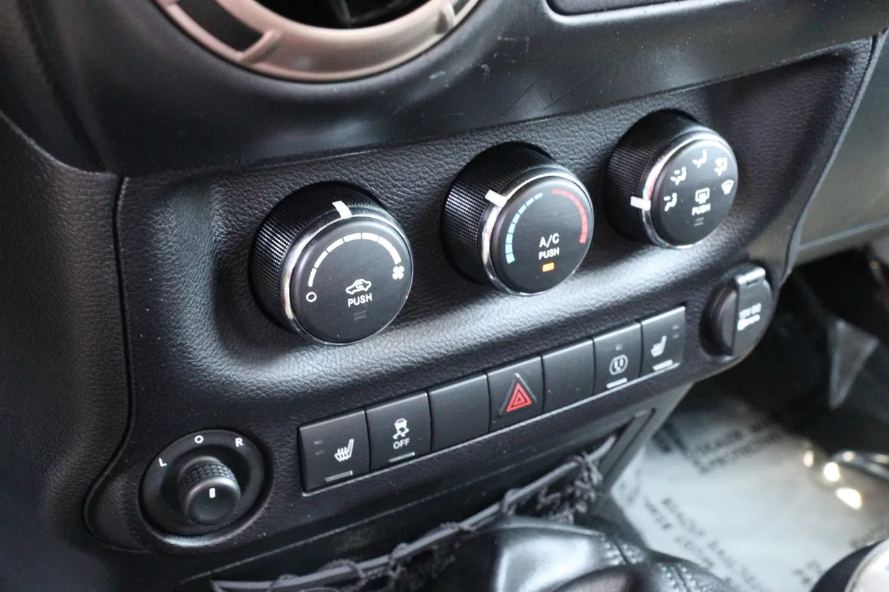 2016 Jeep Wrangler — photo 20 of 26