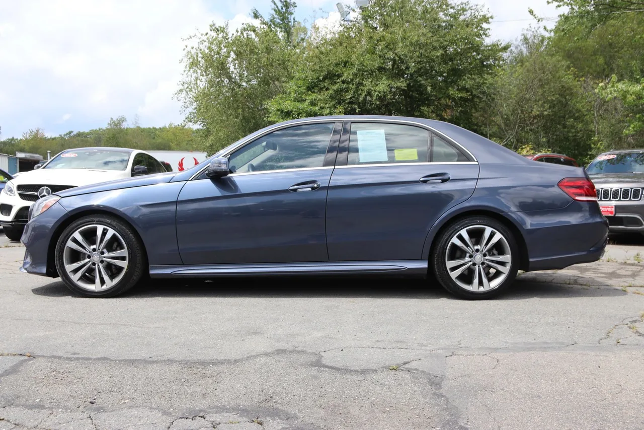 2016 Mercedes-Benz E-Class — photo 2 of 36