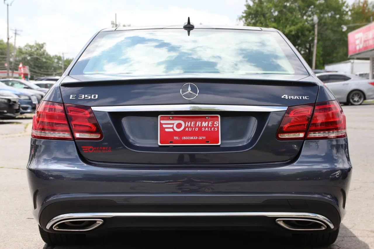 2016 Mercedes-Benz E-Class — photo 4 of 36